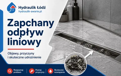 Zapchany odpływ liniowy w łazience, pełen włosów i zanieczyszczeń. Hydraulik Łódź oferuje skuteczne udrożnienie.